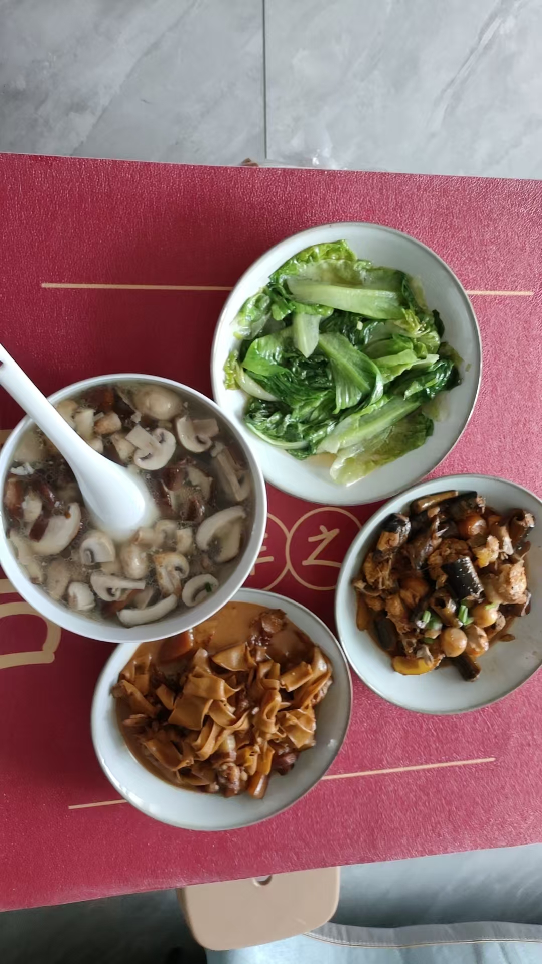营养月子餐