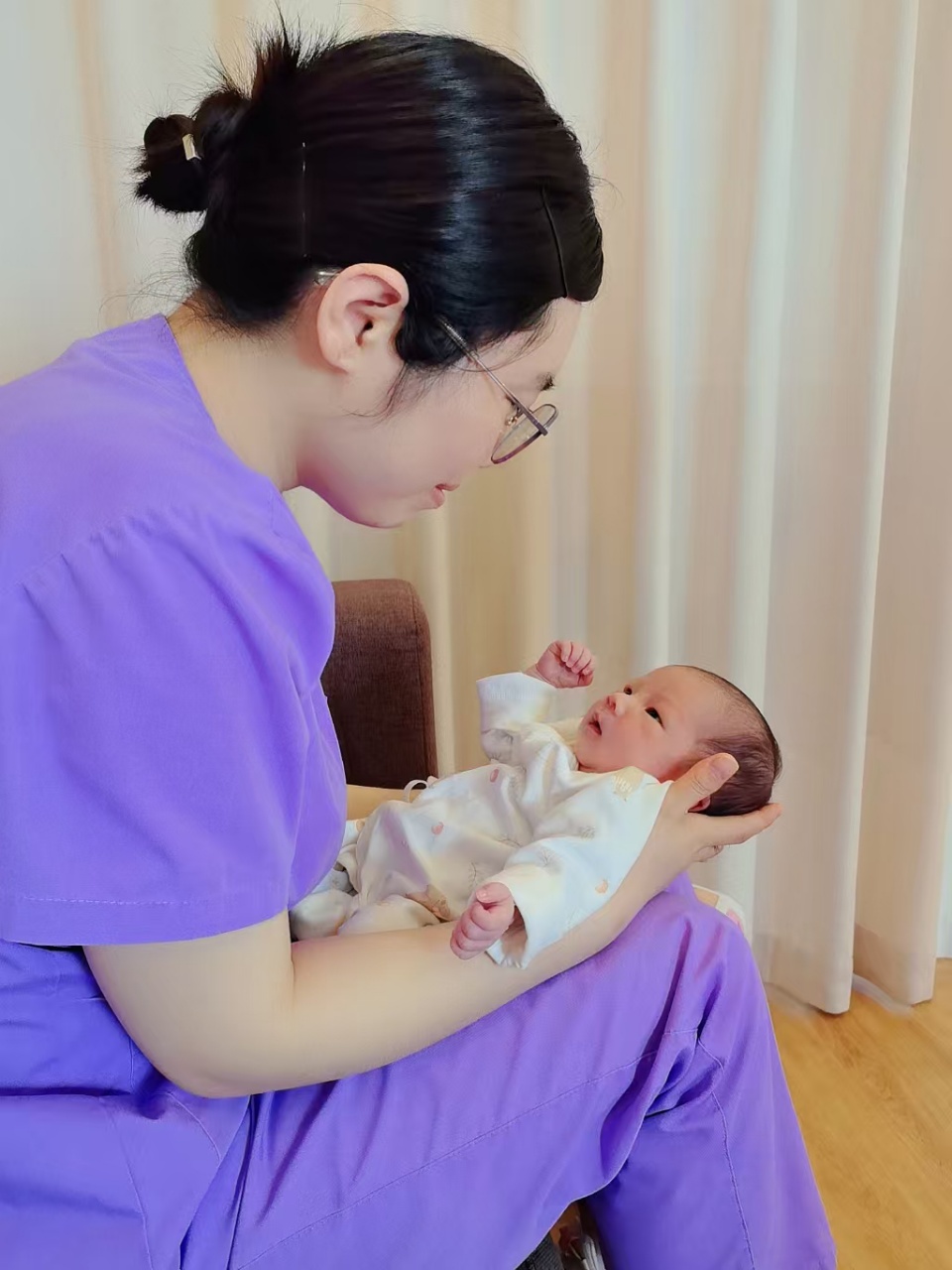 照顾新生儿