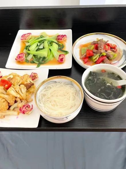 营养月子餐
