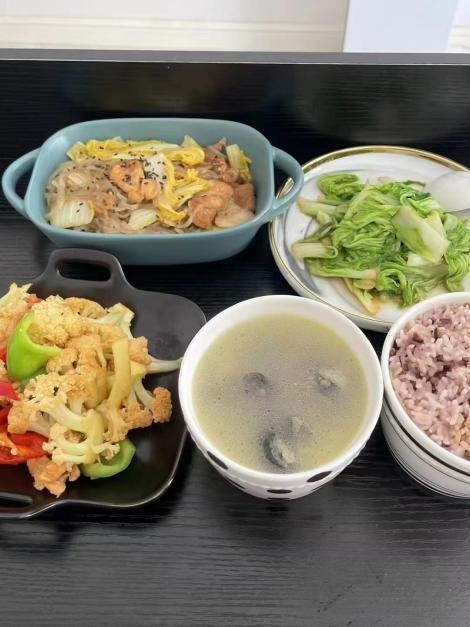 营养月子餐