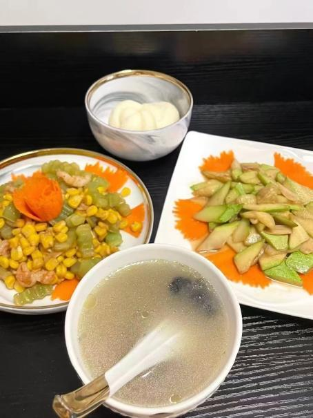 营养月子餐