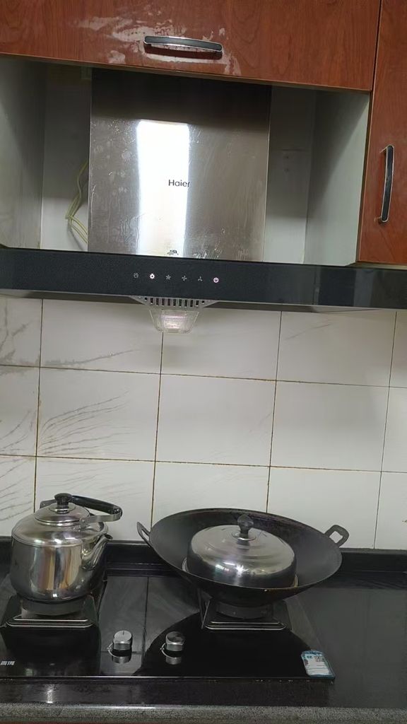 宜兴油烟机深度清洗完成装回实拍,内腔油污清理干净