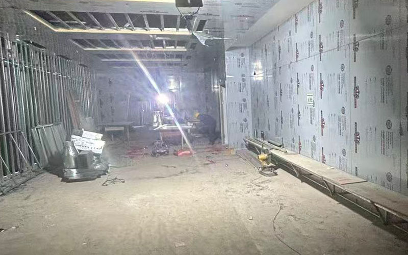 记录宜兴某陶瓷展厅2000平开荒：最难的不是清灰，是那撕不完的保护膜